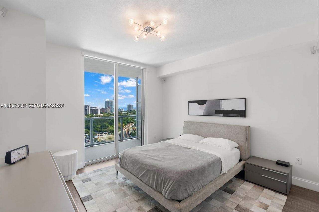 79 SW 12th St , Unit 2204-S, Miami, FL 33130 Photo