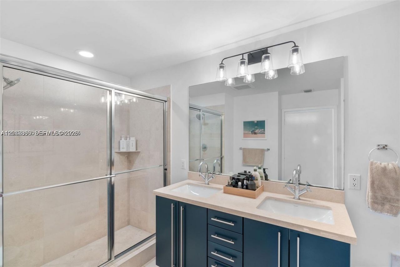 79 SW 12th St , Unit 2204-S, Miami, FL 33130 Photo