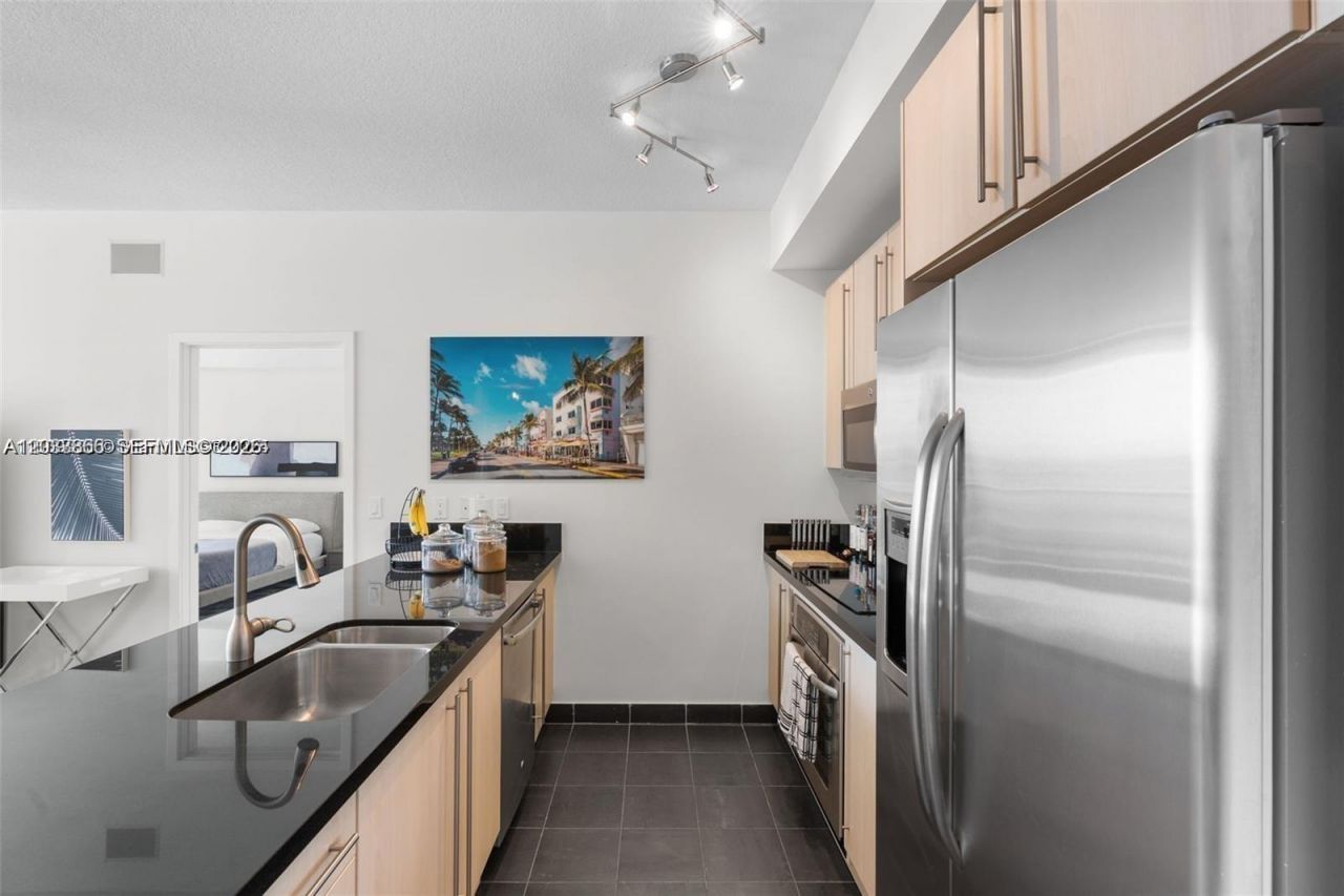 79 SW 12th St , Unit 2204-S, Miami, FL 33130 Photo