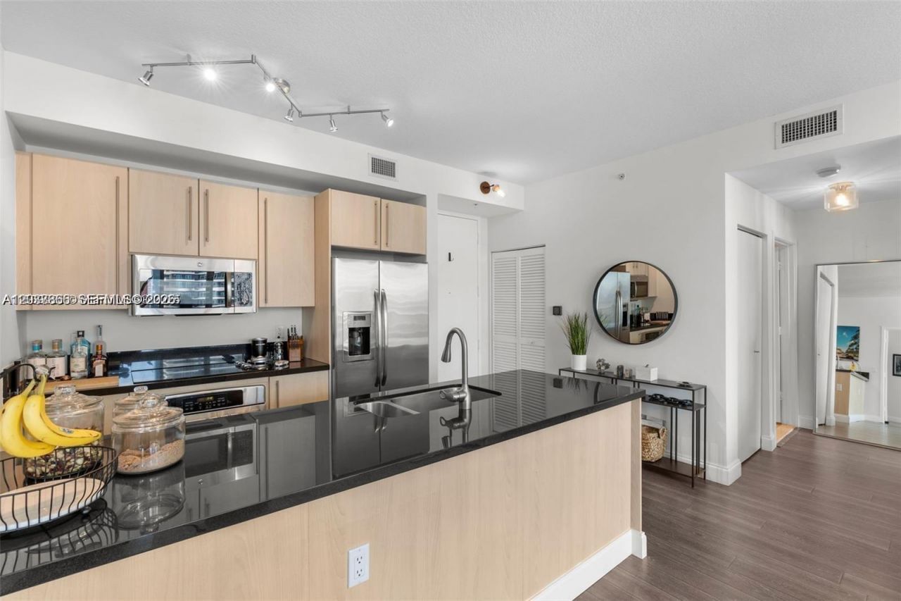 79 SW 12th St , Unit 2204-S, Miami, FL 33130 Photo