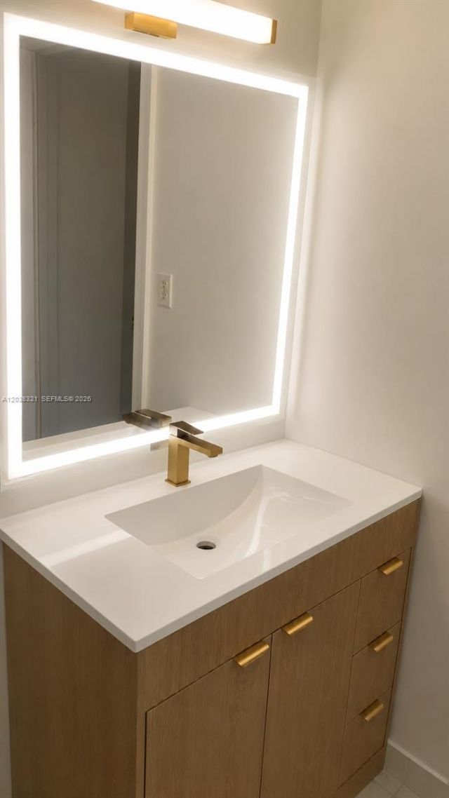 801 Brickell Bay Dr, Unit 364, Miami, FL 33131 Photo
