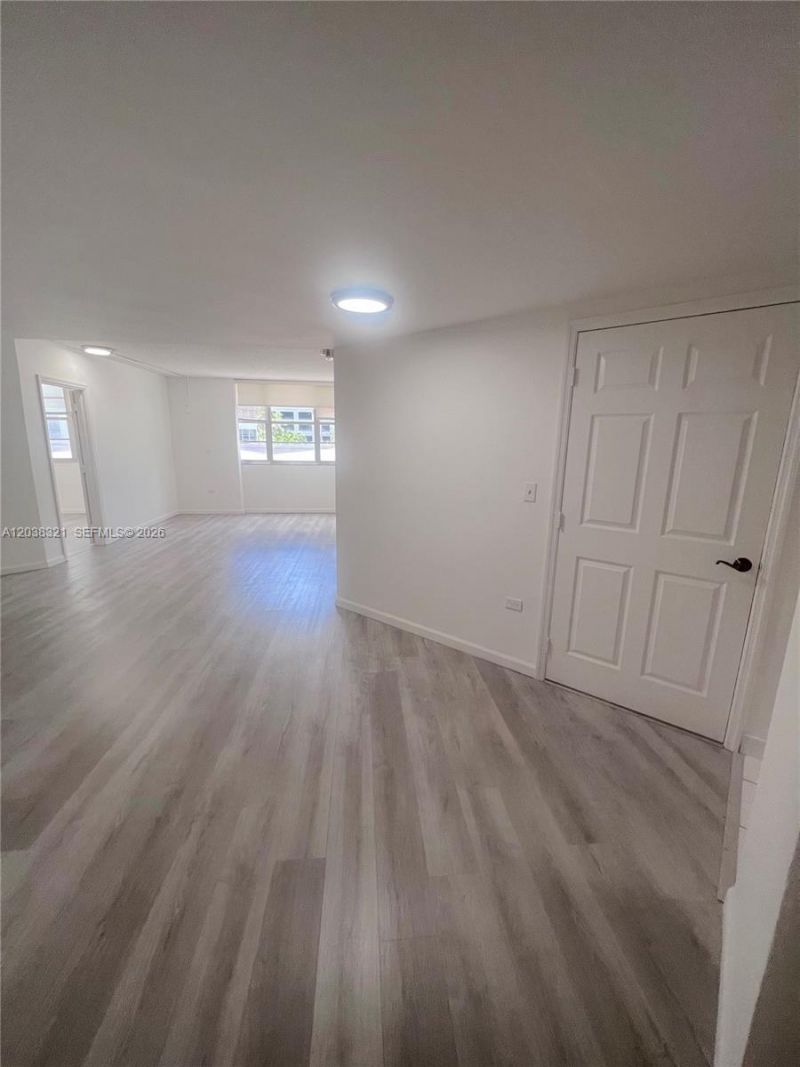 801 Brickell Bay Dr, Unit 364, Miami, FL 33131 Photo