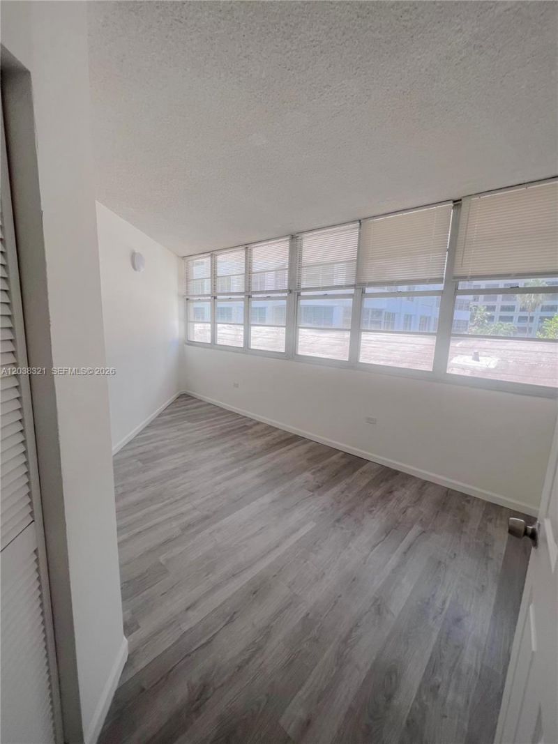 801 Brickell Bay Dr, Unit 364, Miami, FL 33131 Photo