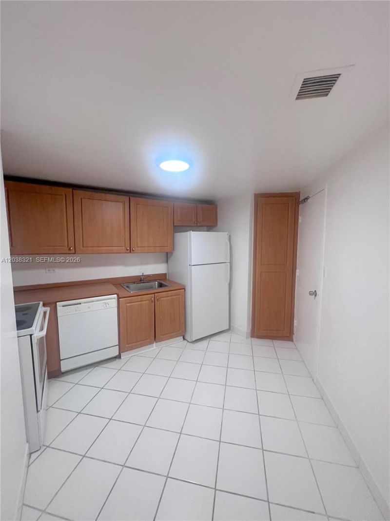 801 Brickell Bay Dr, Unit 364, Miami, FL 33131 Photo