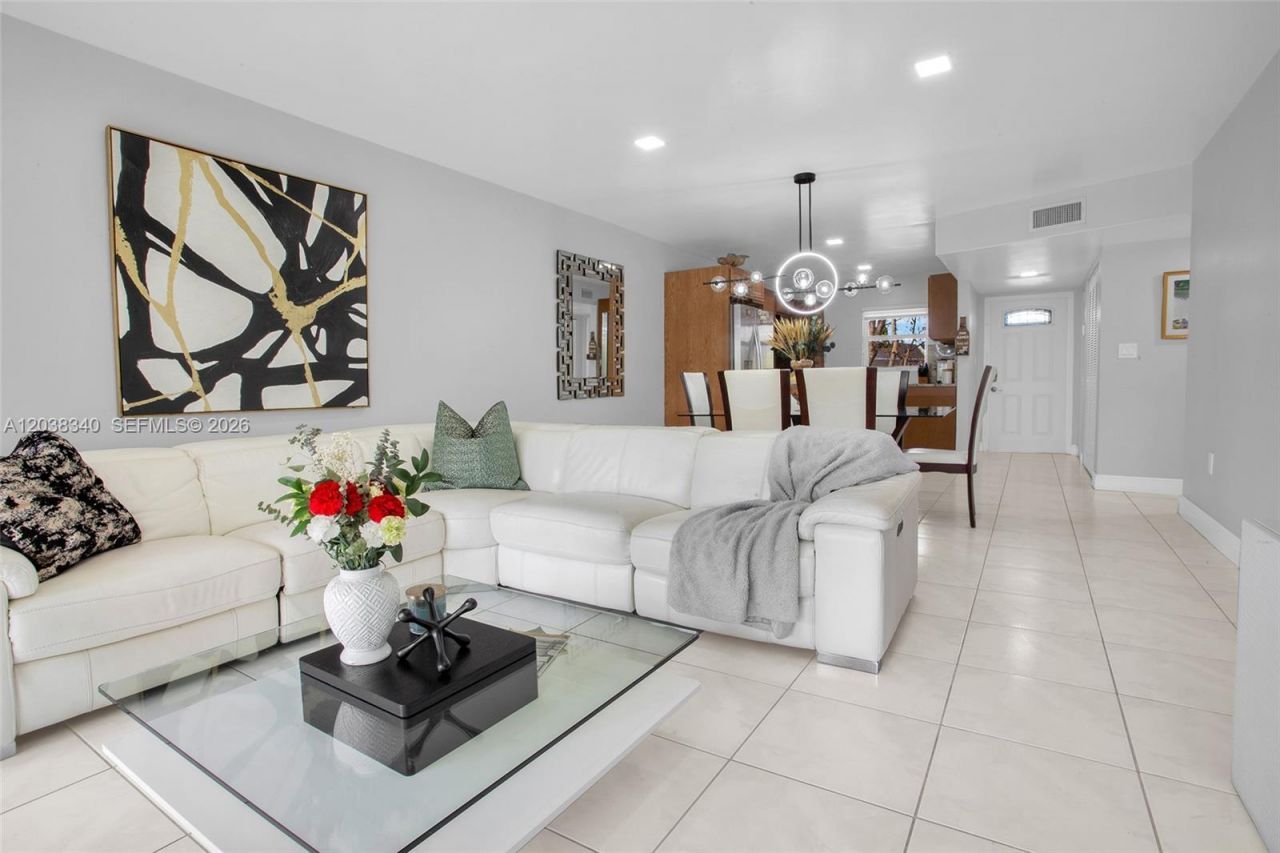 8331 Sands Point Blvd , Unit C308, Tamarac, FL 33321 Photo