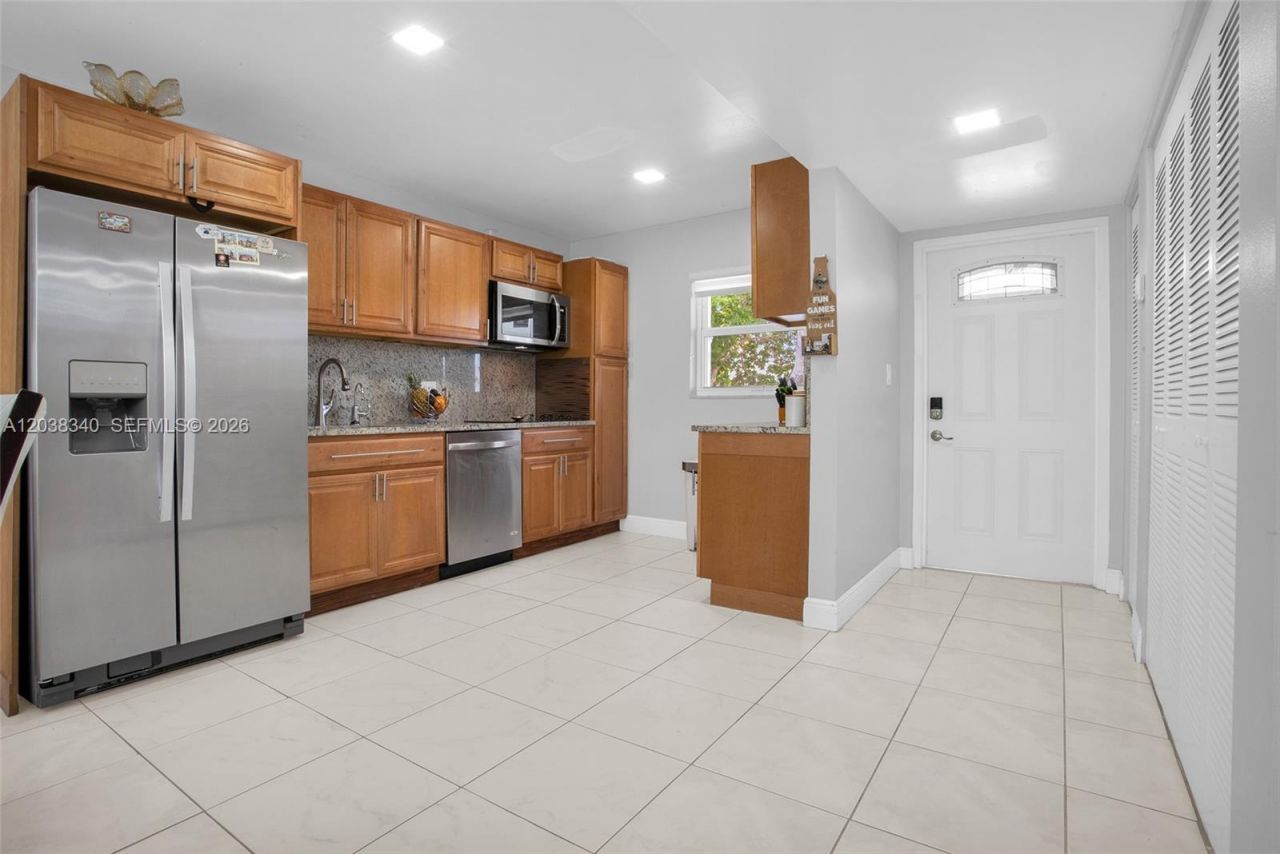 8331 Sands Point Blvd , Unit C308, Tamarac, FL 33321 Photo