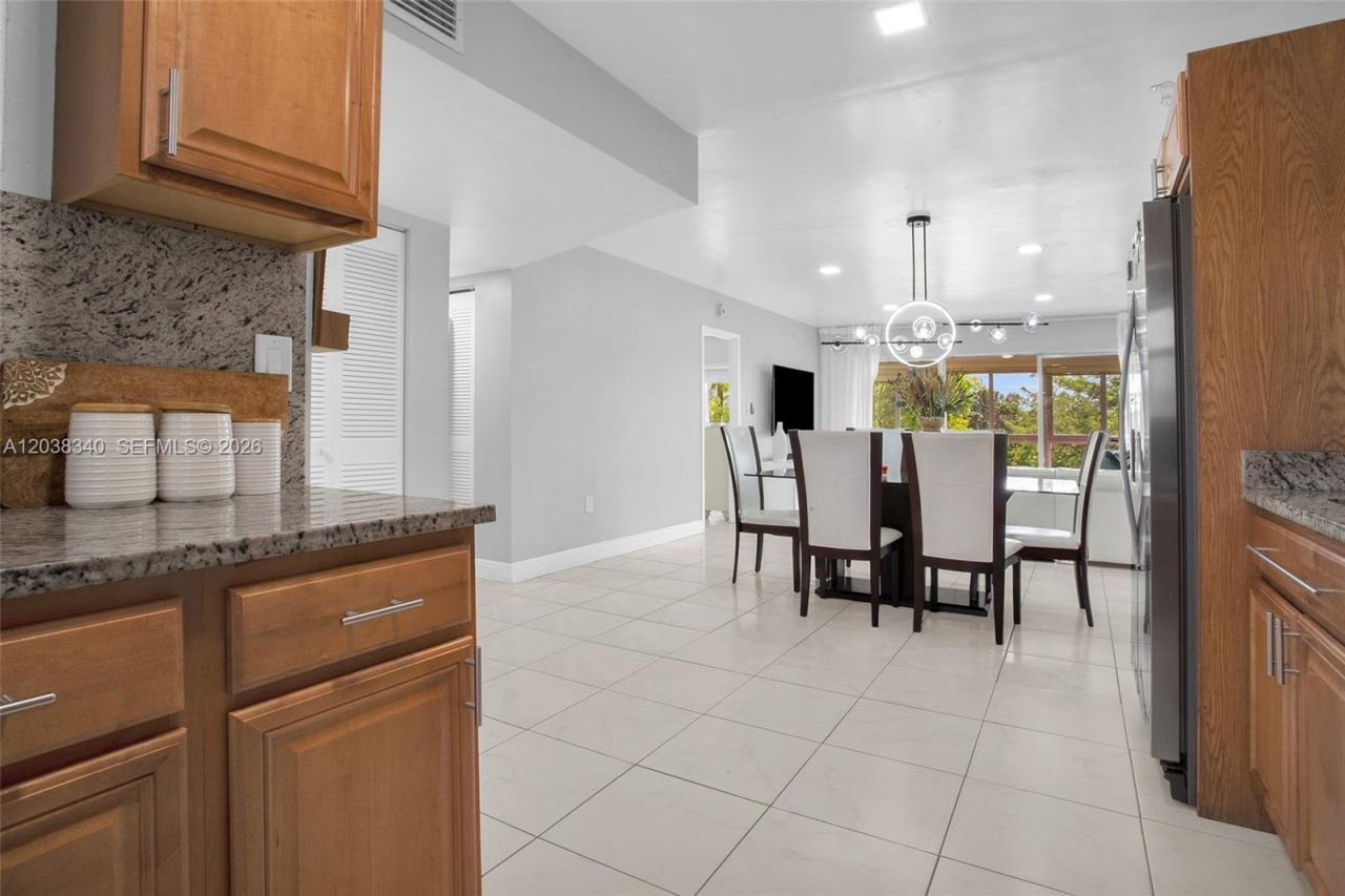 8331 Sands Point Blvd , Unit C308, Tamarac, FL 33321 Photo