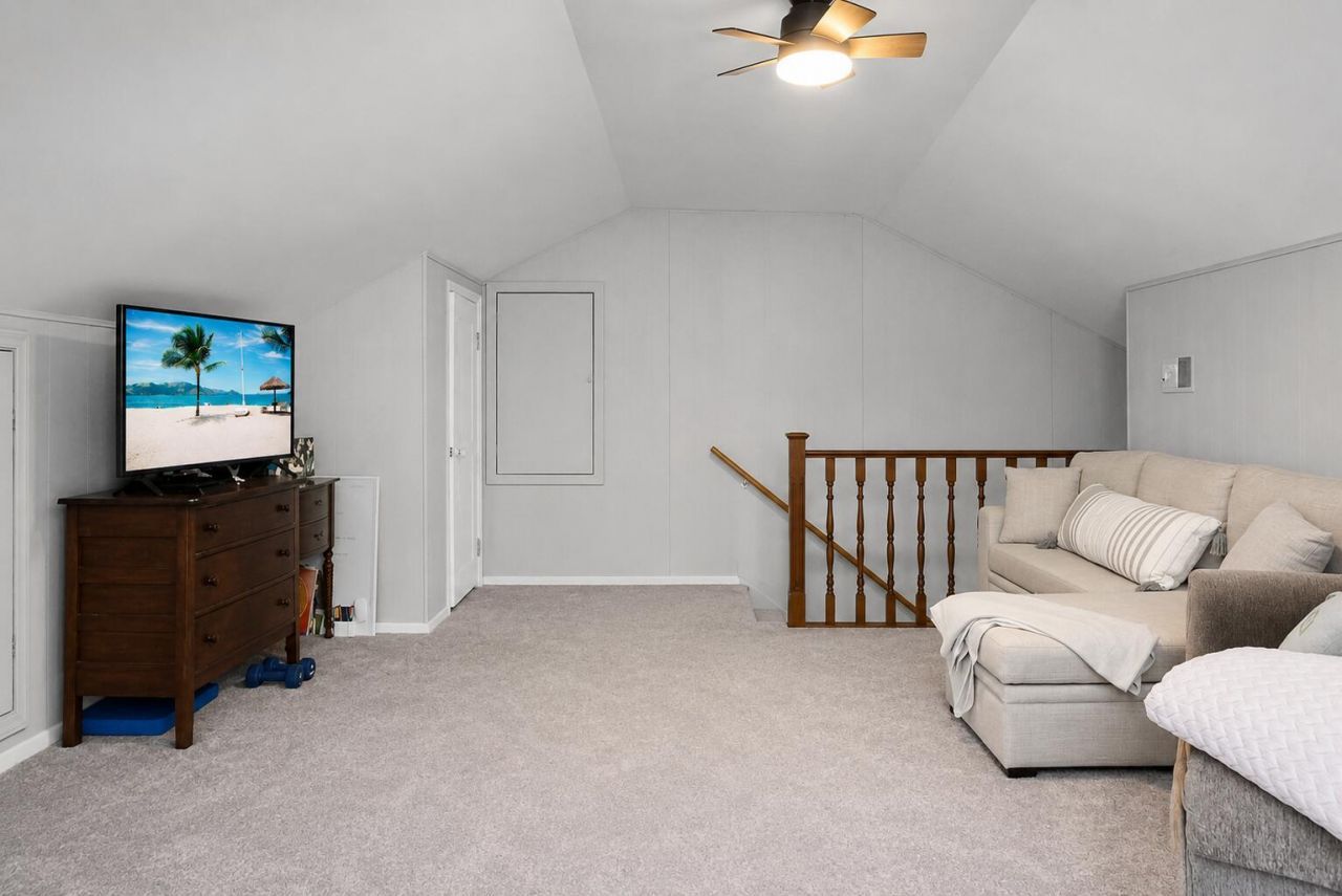 5908 Commonwealth Circle Photo 33