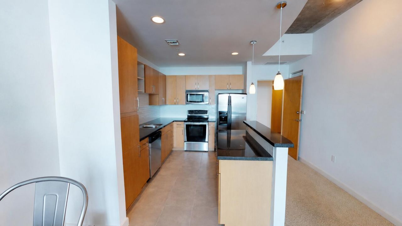300 S Australian Avenue, Unit 611, West Palm Beach, FL 33401 Main Photo