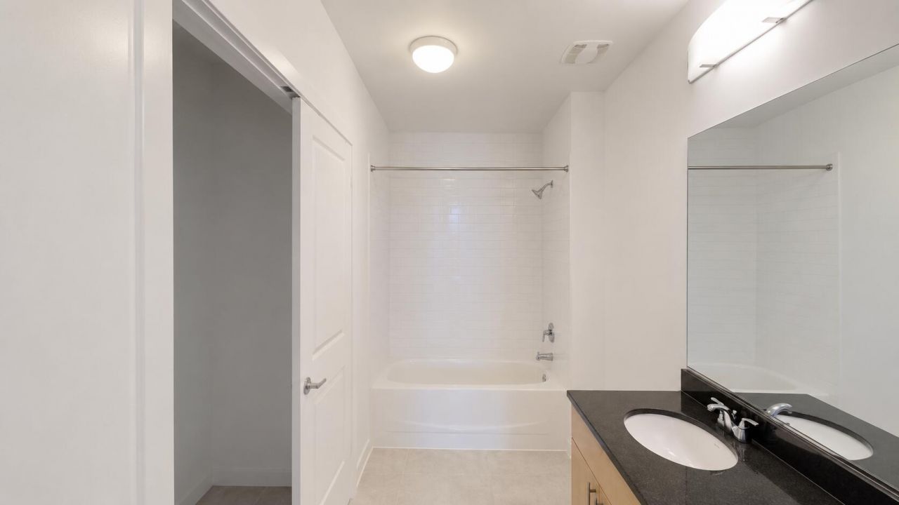 300 S Australian Avenue, Unit 611, West Palm Beach, FL 33401 Photo