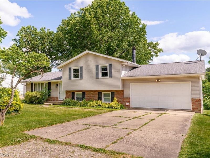 8142 Walter Street NW, Massillon, OH 44646 Photo 1