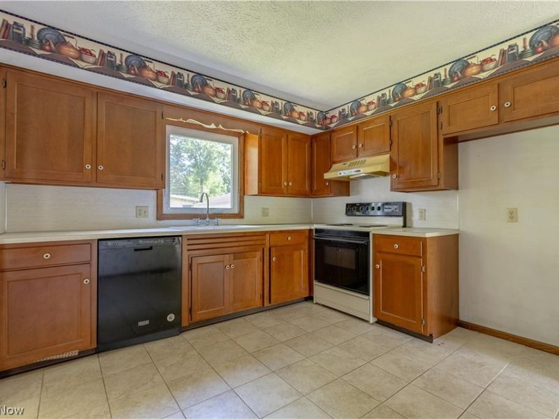 8142 Walter Street NW, Massillon, OH 44646 Photo 6