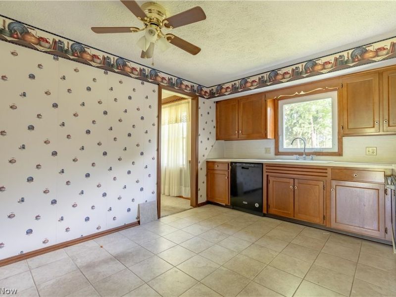 8142 Walter Street NW, Massillon, OH 44646 Photo 7