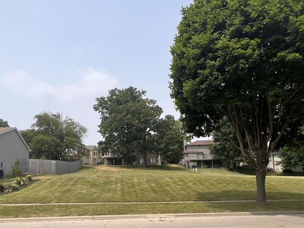 640 Highland Springs Drive , Elgin, IL 60123
