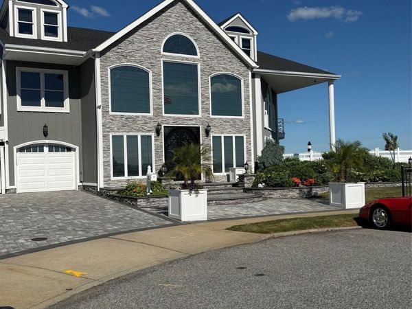 35 PIPER Court , West Islip, NY 11795