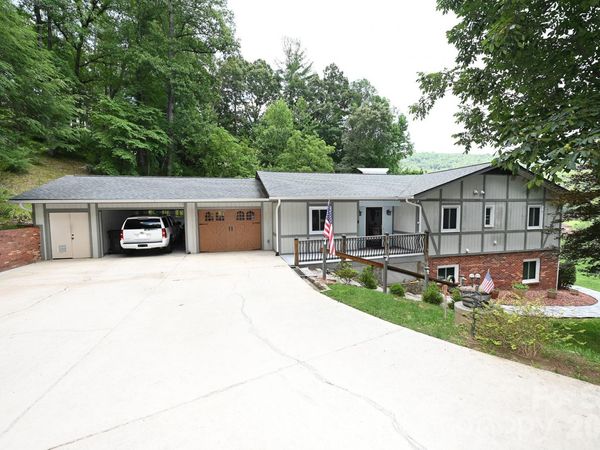 3021 Cedar Crest Drive , Lenoir, NC 28645