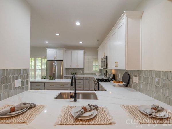 9323 Bonnie Briar Circle, Charlotte, NC 28277