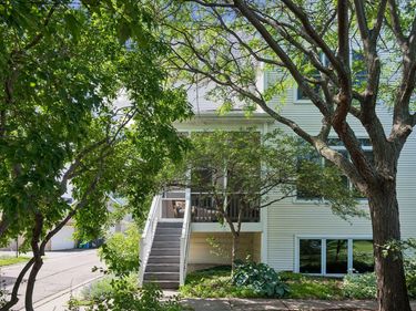 2433 Columbus Court, Minneapolis, MN 55404
