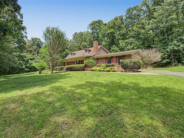 403 S SEQUOYAH Circle NE, Calhoun, GA 30701