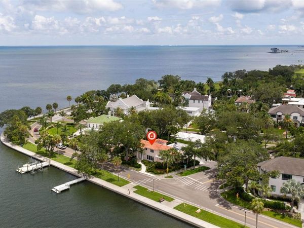 1846 COFFEE POT BOULEVARD NE, ST PETERSBURG, FL 33704