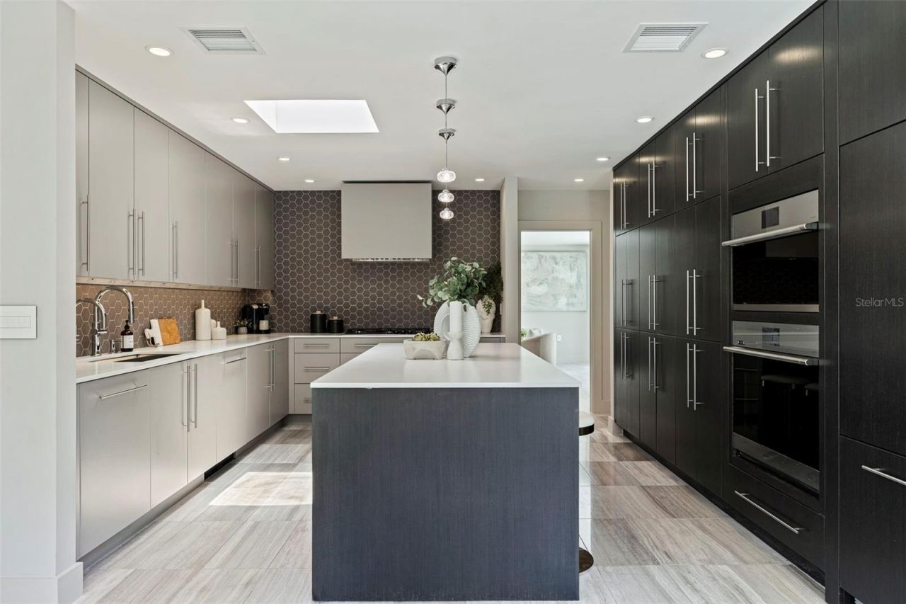 1846 Coffee Pot Boulevard Ne, Saint Petersburg, FL 33704 Photo