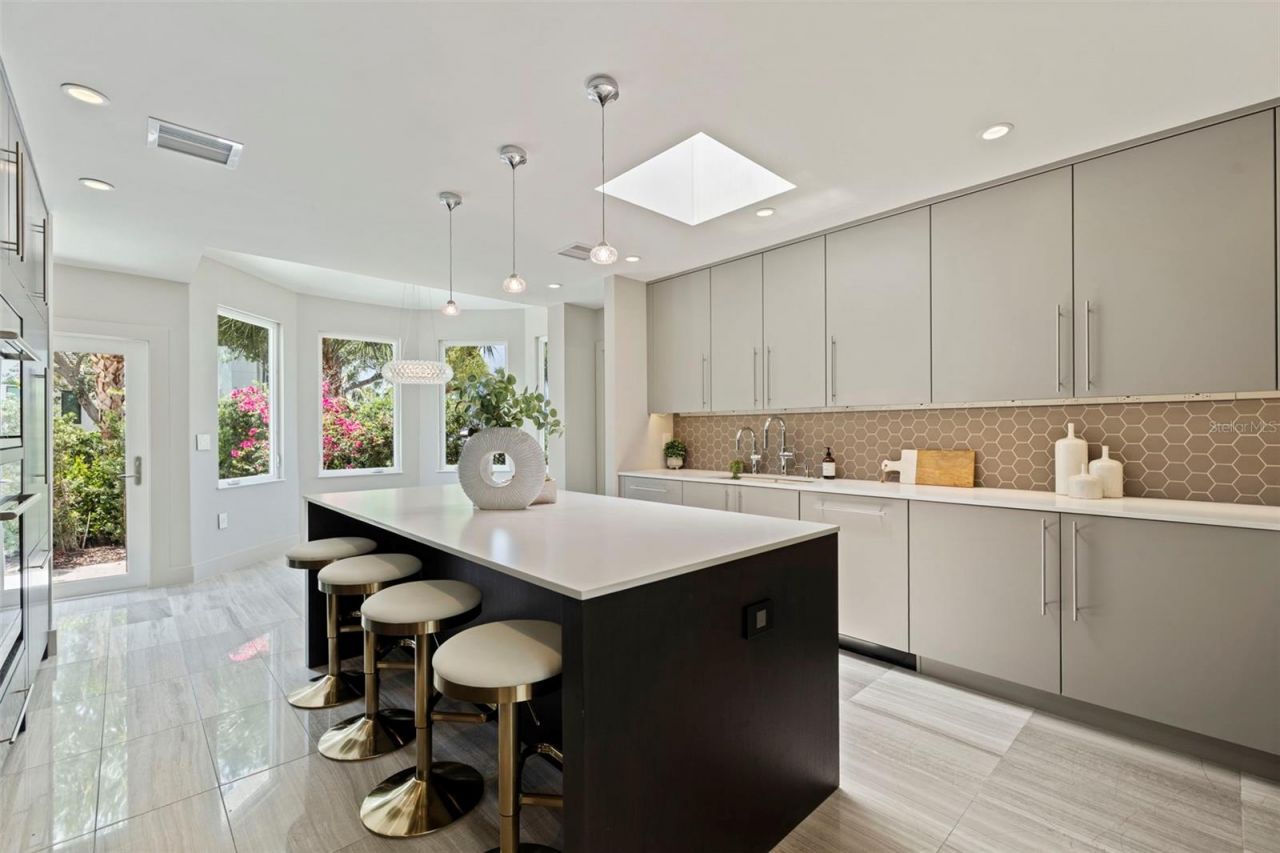 1846 Coffee Pot Boulevard Ne, Saint Petersburg, FL 33704 Photo