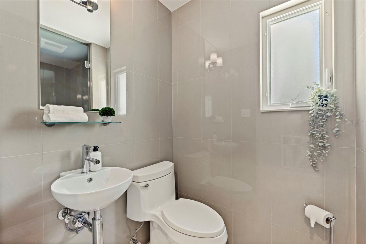1846 Coffee Pot Boulevard Ne, Saint Petersburg, FL 33704 Photo