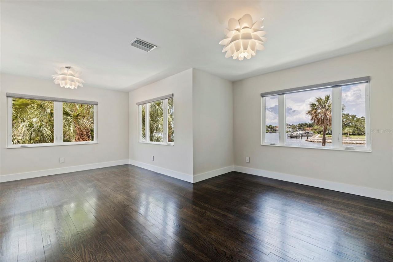 1846 Coffee Pot Boulevard Ne, Saint Petersburg, FL 33704 Photo