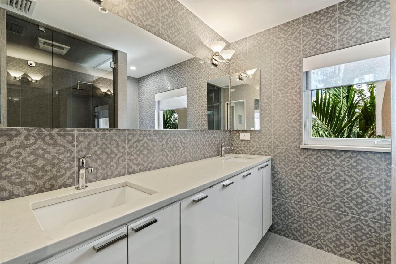 1846 Coffee Pot Boulevard Ne, Saint Petersburg, FL 33704 Photo