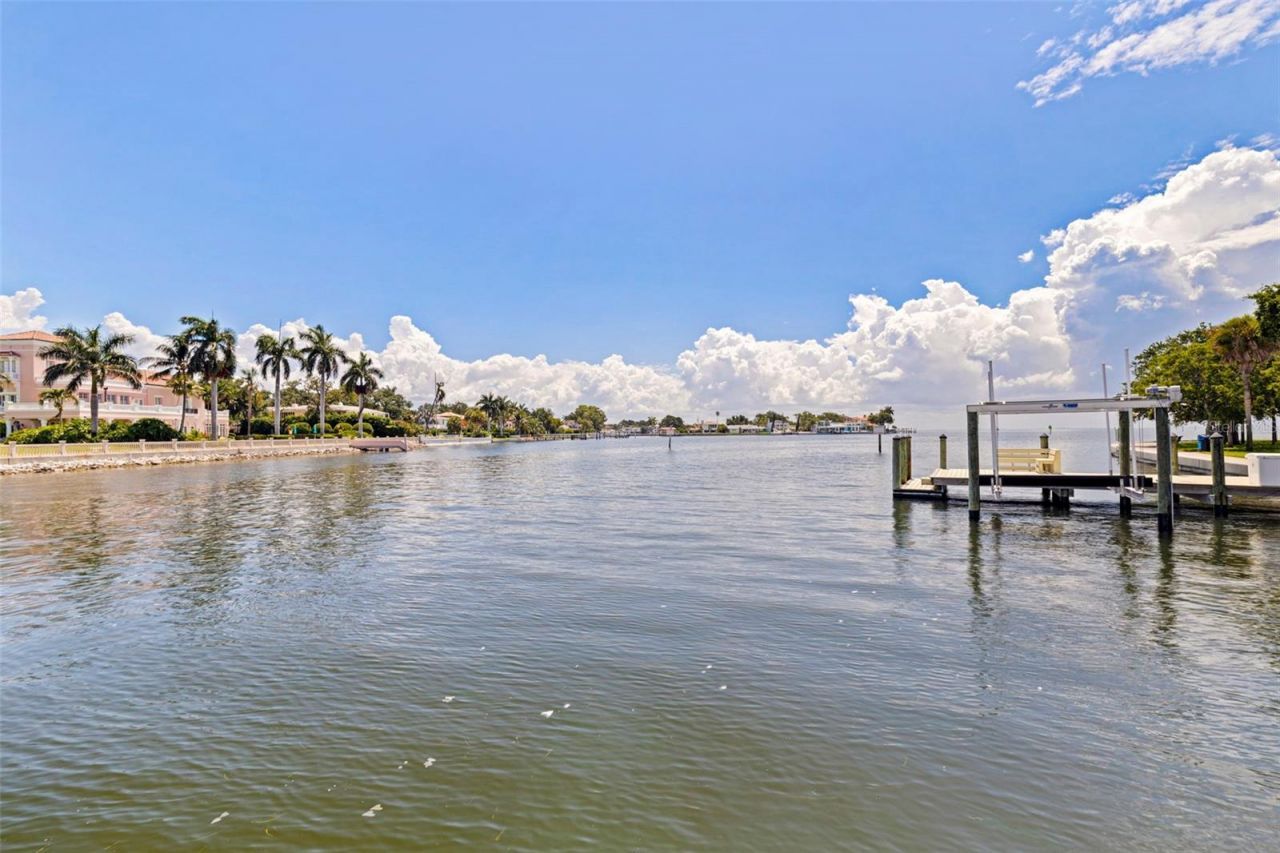 1846 Coffee Pot Boulevard Ne, Saint Petersburg, FL 33704 Photo