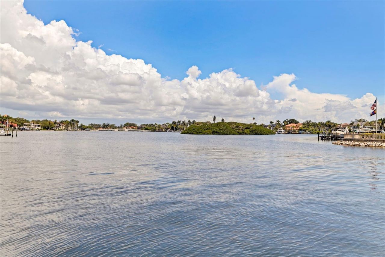 1846 Coffee Pot Boulevard Ne, Saint Petersburg, FL 33704 Photo