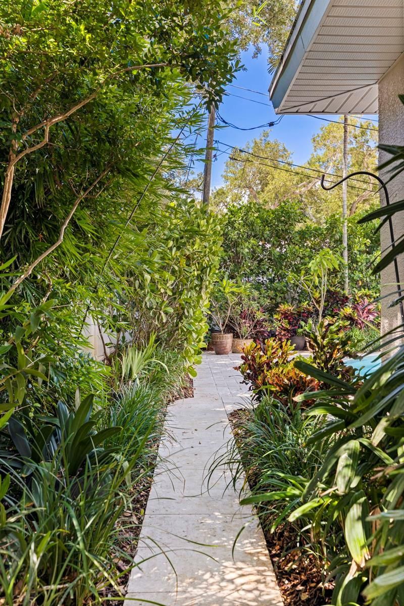 1846 Coffee Pot Boulevard Ne, Saint Petersburg, FL 33704 Photo