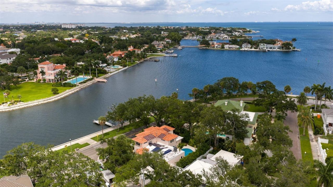 1846 Coffee Pot Boulevard Ne, Saint Petersburg, FL 33704 Photo