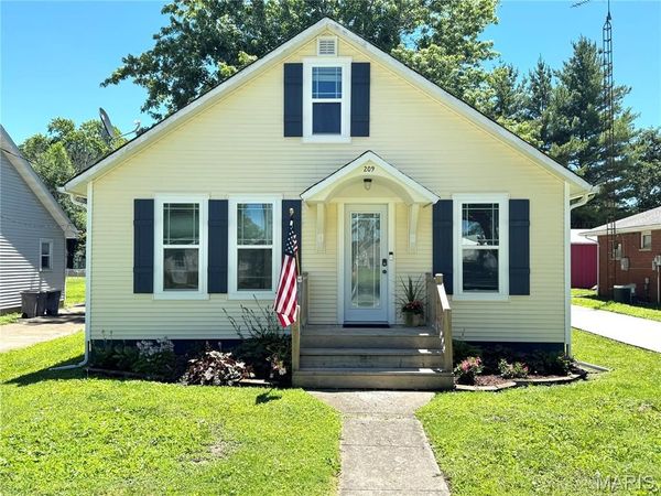 209 S McElroy Street , Raymond, IL 62560
