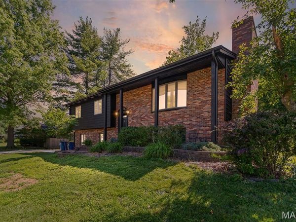 1908 Duke Street , Edwardsville, IL 62025