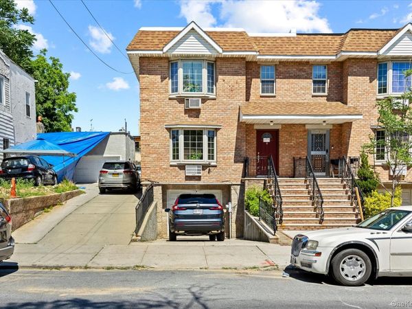 309 Logan Street , Brooklyn, NY 11208