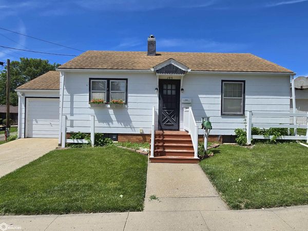 105 E Howard Street, Creston, IA 50801