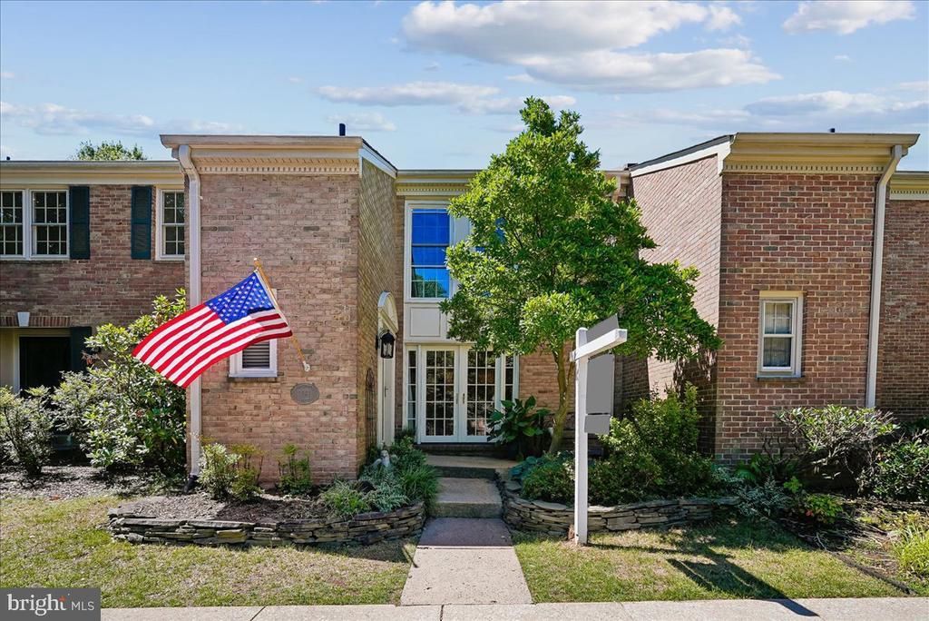 2087 Hopewood Drive, Falls Church, VA 22043 Main Photo
