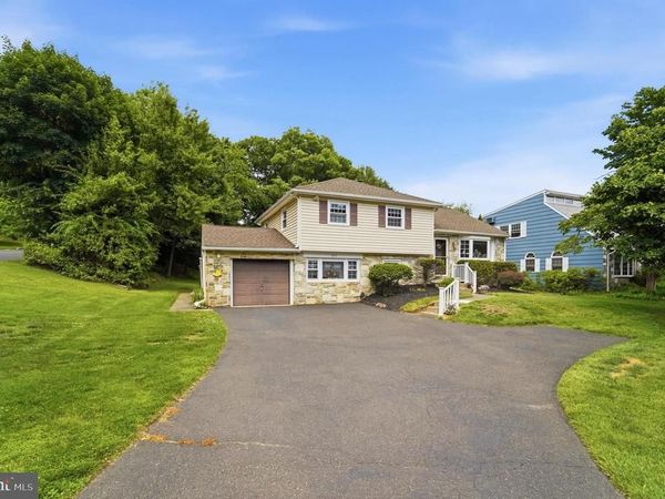 902 CARLIN DRIVE , SOUTHAMPTON, PA 18966