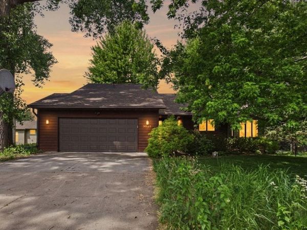 3025 Thunder Bay Road, Little Canada, MN 55117