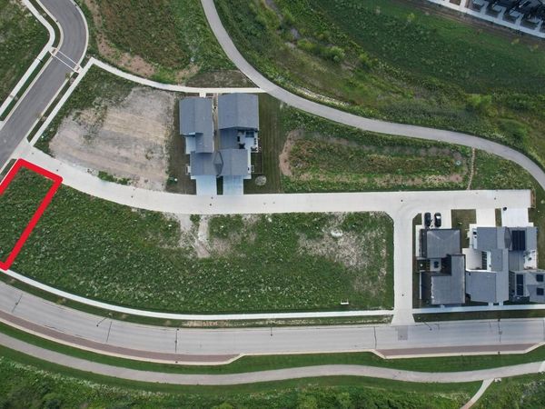 9431 S LAKE VISTA PARKWAY, Unit 3009, Oak Creek, WI 53154