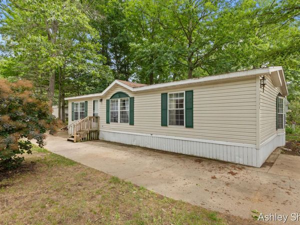 13566 Pinewood Drive, Grand Haven, MI 49417