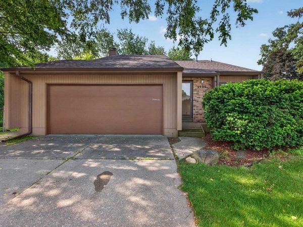 1925 Wembley Road, Waterloo, IA 50701