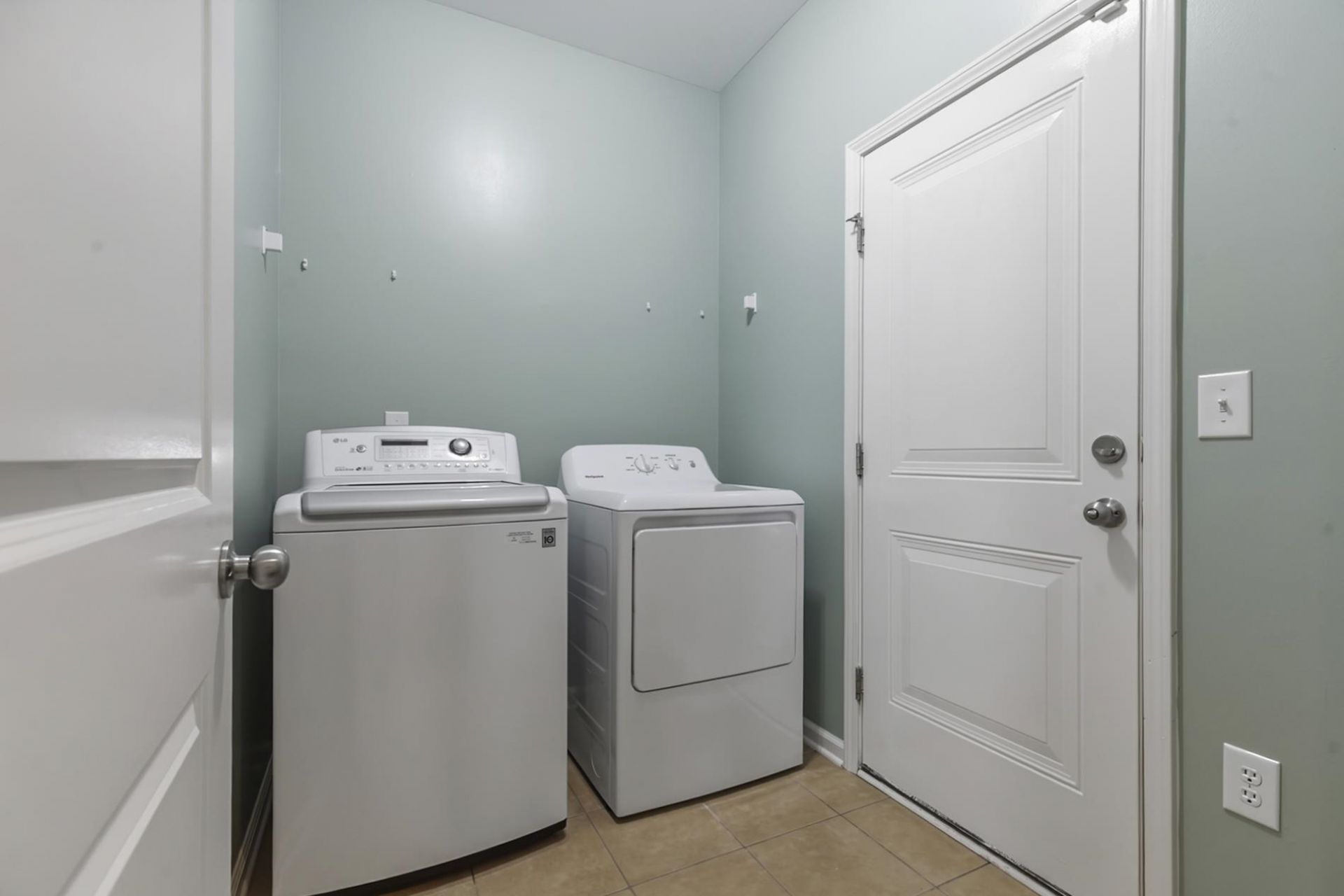 2813 Eton St. Photo 23