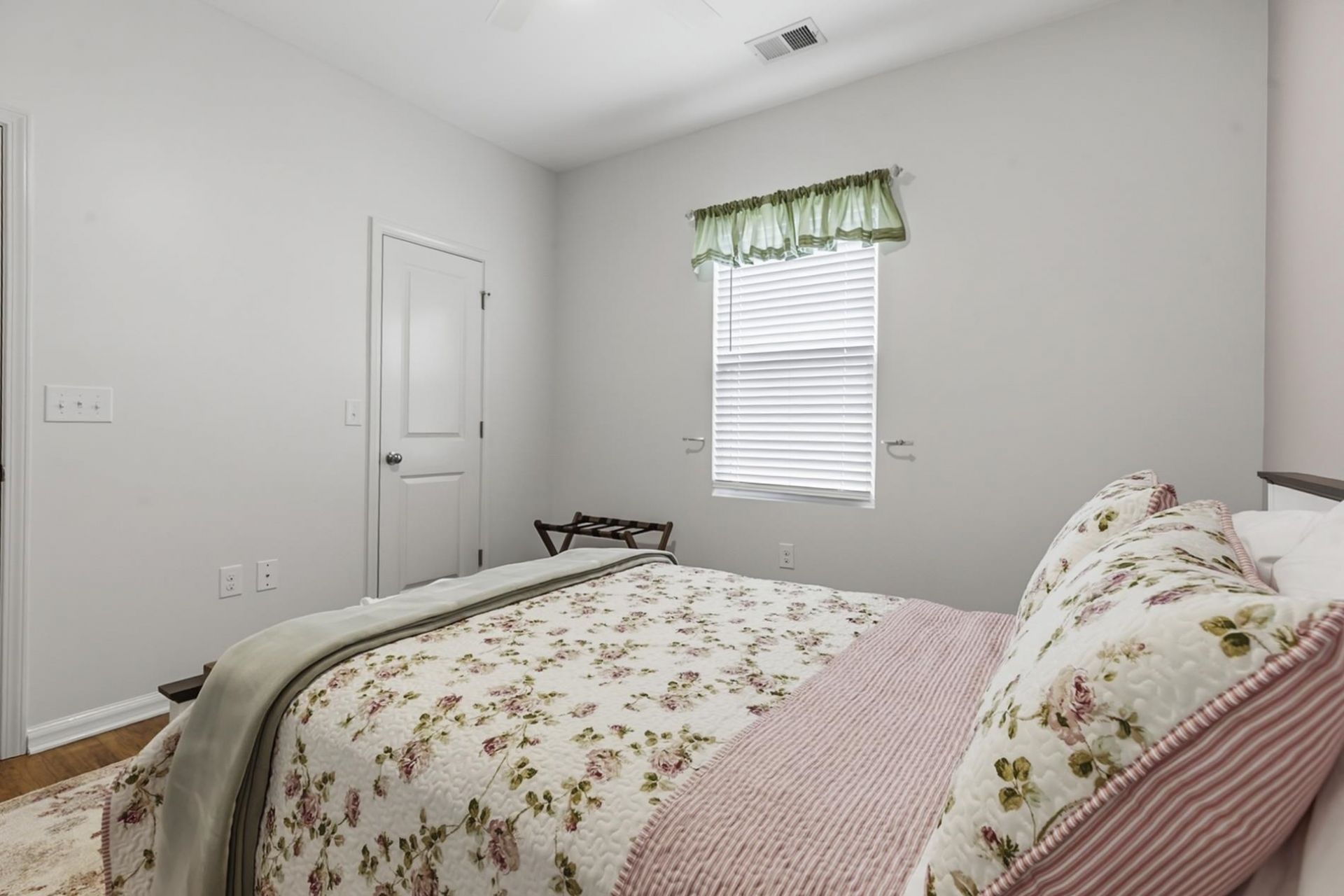 2813 Eton St. Photo 26