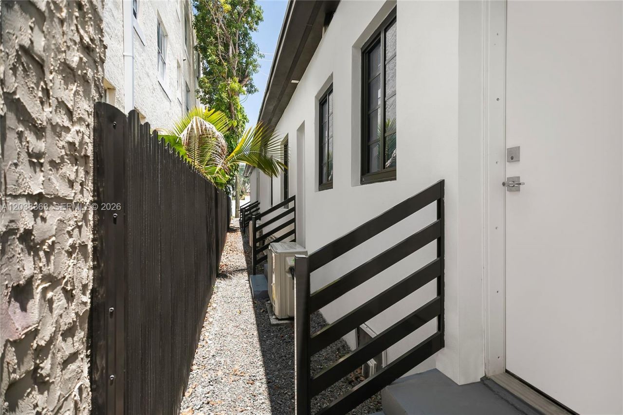 733 Michigan Ave, Unit 9, Miami Beach, FL 33139 Photo