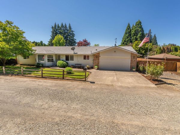204 Miller Street, Molalla, OR 97038