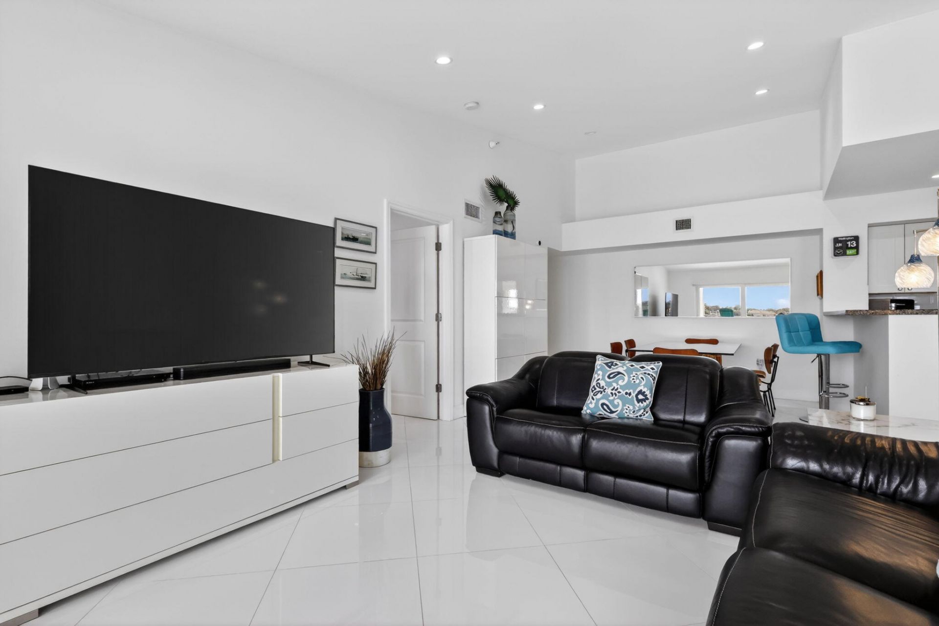 180 Yacht Club Way, Unit 304, Hypoluxo, FL 33462 Photo