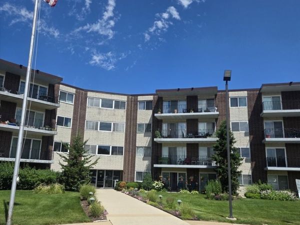 5540 Walnut Avenue , Unit 33A, Downers Grove, IL 60515