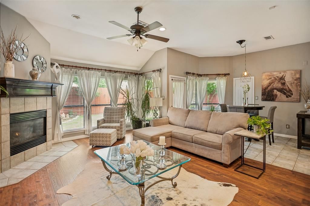 902 Granview Drive, Lewisville, TX 75067 Main Photo